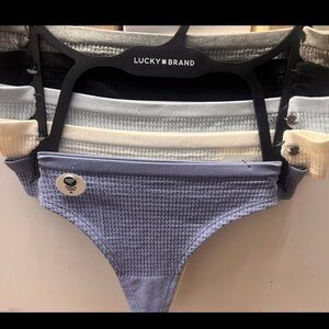 Woman’s pack of 5 thong assorted colors Lucky Brand